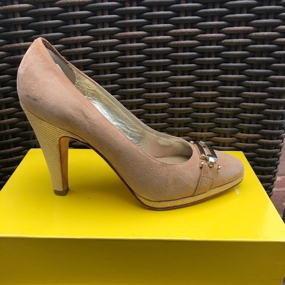 Banana Republic suede pumps 7